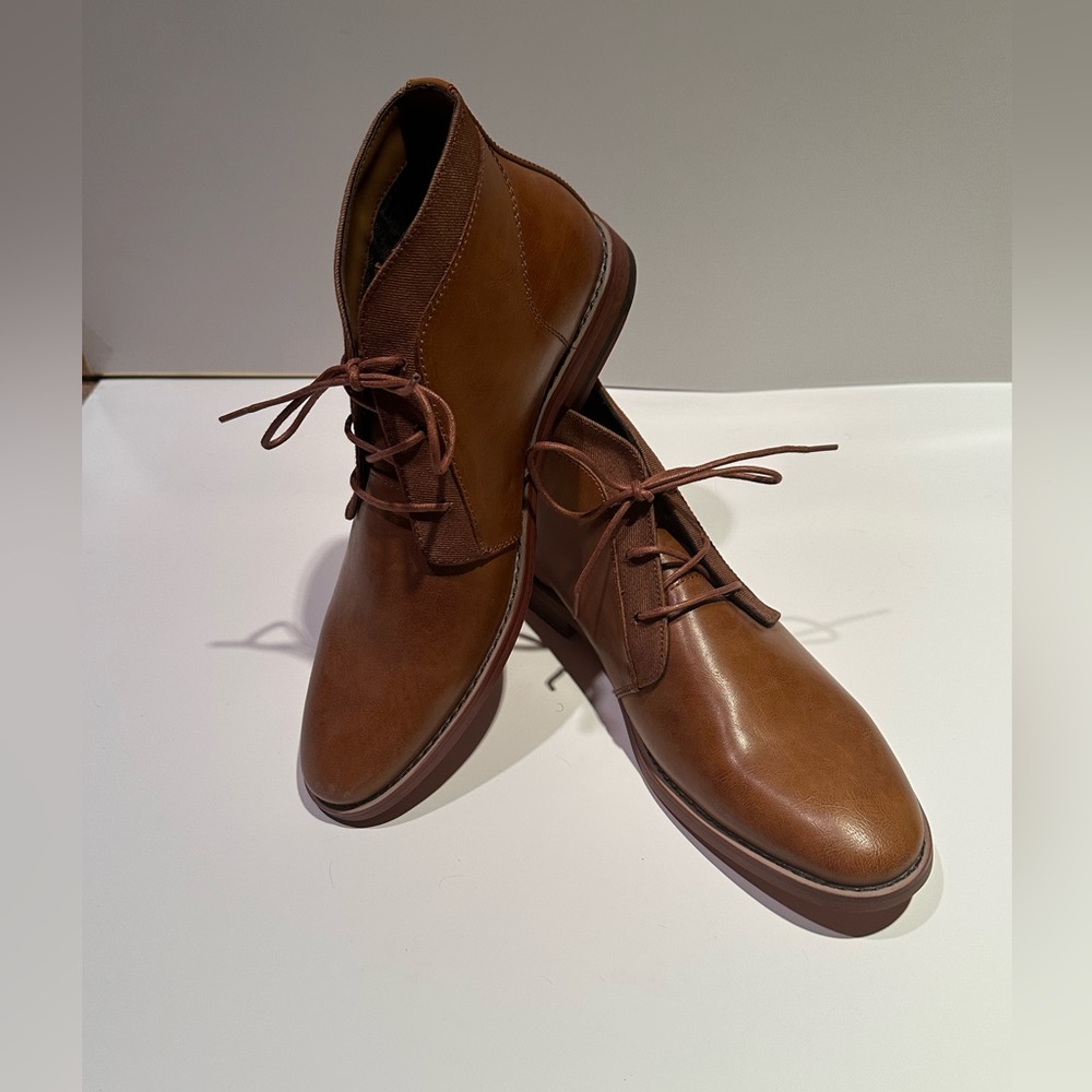Call it Spring Men’s dress shoes, brown, size 9.5, excellent condition.